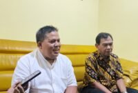 Anggota Timsel DPD Partai Golkar Kota Tangerang, Saat di Wawancarai di kantor dpd partai golkar kota Tangerang (Doc. Holid/PB)