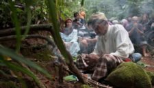 Eksploitasi sumber daya alam oleh negara telah menjadi perhatian utama masyarakat adat (foto/icir.or.id).