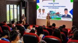Suasana kegiatan di Teater Mini Dinas Perpustakaan dan Arsip Daerah (DPAD) Kota Tangerang. DPAD membuka pendaftaran Lomba Baca Puisi khusus jurnalis dalam rangka menyambut HUT ke-81 Republik Indonesia. Foto: Dok. DPAD Kota Tangerang.