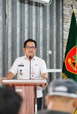 ‎Camat Batuceper Dorong Peningkatan Kesejahteraan Linmas