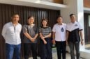 Petugas Imigrasi Polonia saat melakukan pemeriksaan terkait dugaan pelanggaran izin tinggal warga negara China di Medan dan Batam (foto: pusat-berita.com).