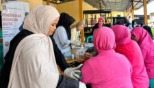 Kegiatan yang bekerja sama dengan Polsek Karawaci, Kota Tangerang, menjadi bagian dari aksi nyata UYM dalam mendorong kepedulian sosial dan pengabdian kepada masyarakat. Foto: Pusat-Berita.com.