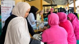 Kegiatan yang bekerja sama dengan Polsek Karawaci, Kota Tangerang, menjadi bagian dari aksi nyata UYM dalam mendorong kepedulian sosial dan pengabdian kepada masyarakat. Foto: Pusat-Berita.com.