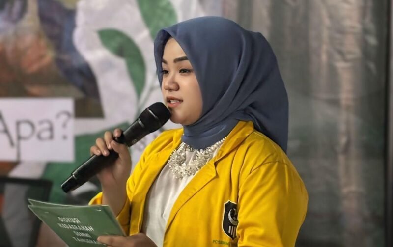 Kabid Perempuan SEMMI Tangerang, Uswatun Hasanah, sebagai pemantik diskusi. Foto/istimewa 