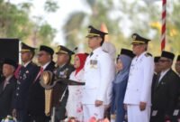 Bupati Tuban Aditya Halindra Faridzky memimpin upacara HUT ke-81 Kemerdekaan RI di Alun-Alun Tuban, Senin (17/8/2026) (foto: harianbhirawa).