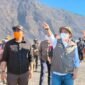 Menteri Kehutanan Raja Juli Antoni meninjau penanganan kebakaran hutan dan lahan di kawasan Gunung Bromo, Jawa Timur, pada Ahad, 9 Agustus 2026 (Foto: kehutanan.go.id).