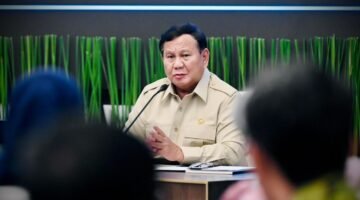 Presiden Prabowo Subianto dalam acara diskusi bersama sejumlah akademisi mengenai pengelolaan lahan gambut dan potensi kebakaran di Istana Merdeka, Jakarta, Kamis (24/9/2026). (Sekretariat Presiden)