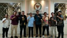 Peringati HUT Sulawesi Utara Ke-62 Tahun, Basudara AMAN Dialog Bersama Ketua BULD DPD RI/Anggota DPD RI/MPR RI Dapil Sulawesi Utara (Foto: Agung/PusatBerita)