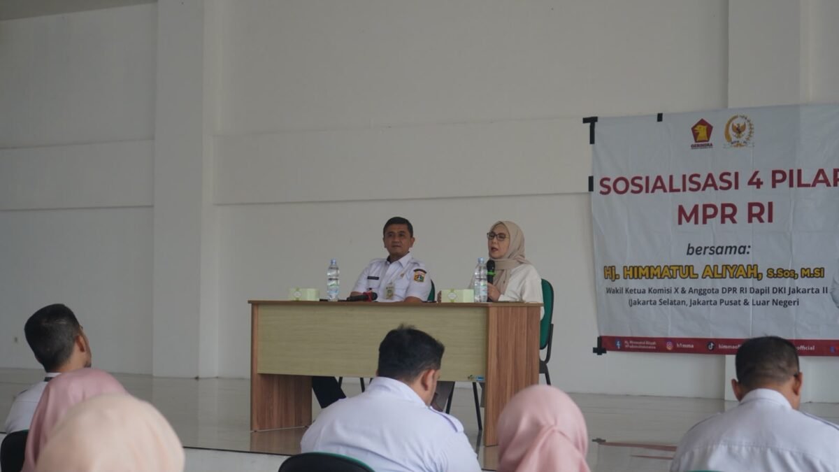 Sosialisasi 4 Pilar Oleh Wakil Ketua Komisi X. Hj. Himmatul Aliyah (Foto: Istimewa)