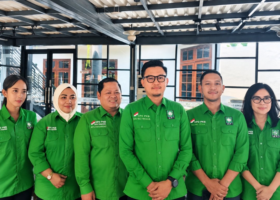 Hafidz Firdaus ketua DPC PKB Kota Tangerang, Didampingi pengurus saat di wawancara usai agenda Rakor dan Konsolidasi partai (Doc. Ist/PB)
