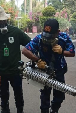 Cegah DBD, Rapid Indonesia Gelar Fogging di Graha Yadika