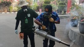 Fogging Graha Yadika, Rapid Indonesia dan Damkar Sisir Sarang Nyamuk (foto/istimewa)