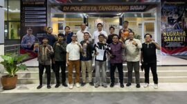 Aliansi Pemuda untuk Toleransi Beragama melaporkan dugaan pembubaran ibadah jemaat GKPI ke Polresta Tangerang, Selasa, 22 September 2026. (Foto/dok.pri)