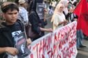 Poros Baru Tangerang menggelar aksi memperingati Hari Tani Nasional dan momentum September Hitam di depan Taman Gajah, Kota Tangerang, Kamis (24/9/2026) (Foto/Pusat-berita.com)