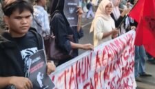 Poros Baru Tangerang menggelar aksi memperingati Hari Tani Nasional dan momentum September Hitam di depan Taman Gajah, Kota Tangerang, Kamis (24/9/2026) (Foto/Pusat-berita.com)
