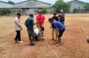 Pemerintah desa mekarjaya sepatan, melakukan pengukuran aset desa berupa tanah bengkok sekaligus pemasangan patok (Doc. Ist/PB)