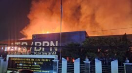 Kantor ATR/BPN Karawang terbakar (foto/ist)