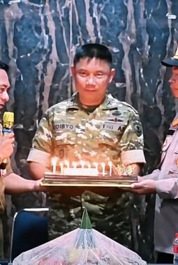 Camat dan Kapolsek Kelapa Dua Sampaikan Ucapan HUT ke-81 TNI di Koramil 02/Curug