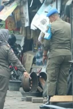 Kembalikan Fungsi Jalan, Satpol PP Kota Tangerang Tertibkan PKL 